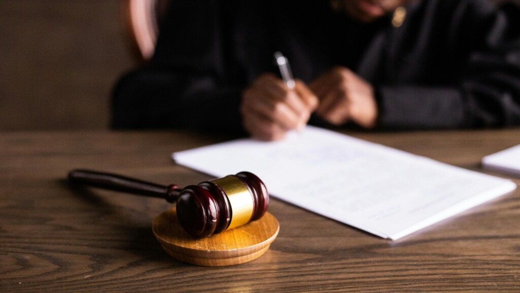 Expert Witness Standard Graphic